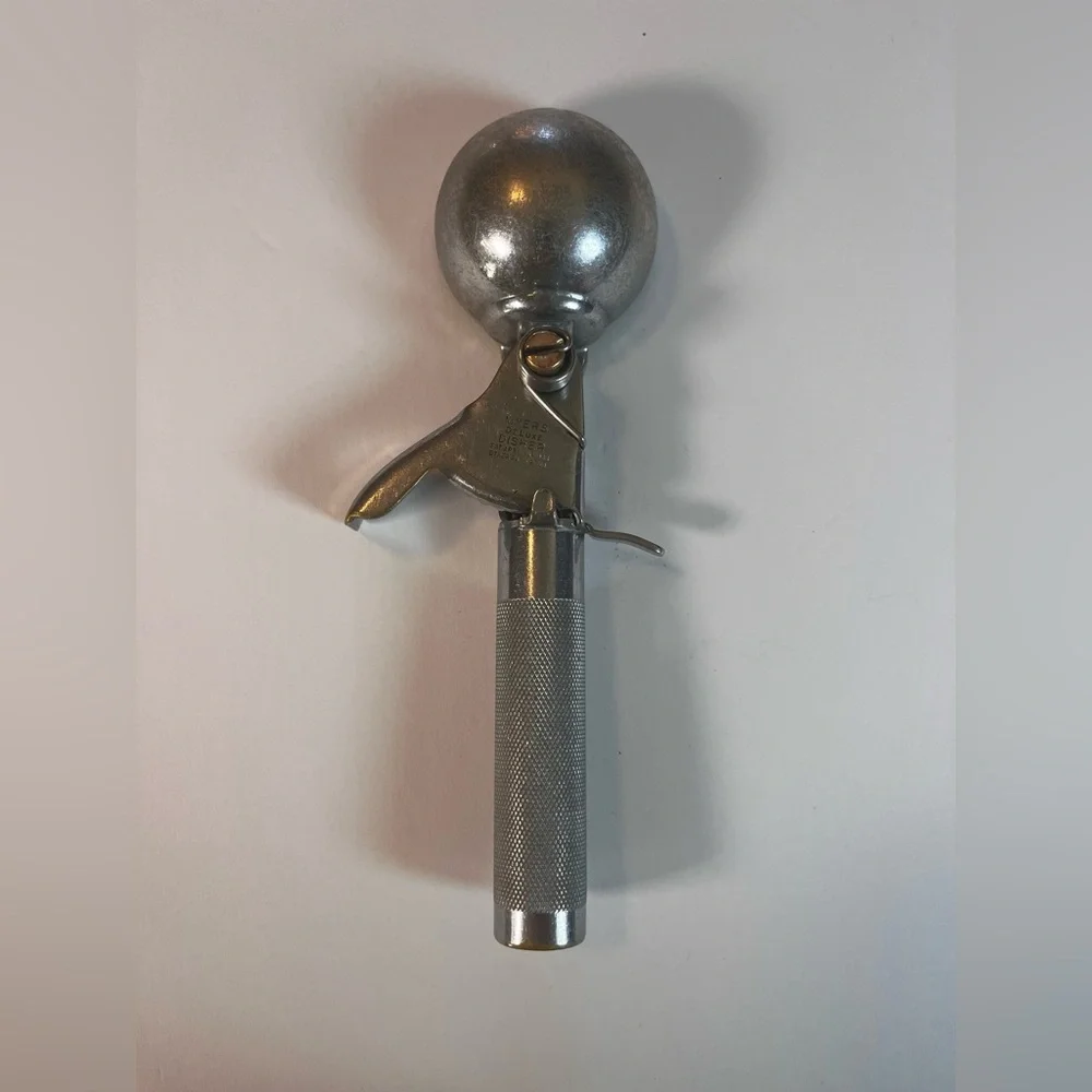 Vintage Ice cream scoop, Myers Deluxe Disher, ca. 1933 Made In USA